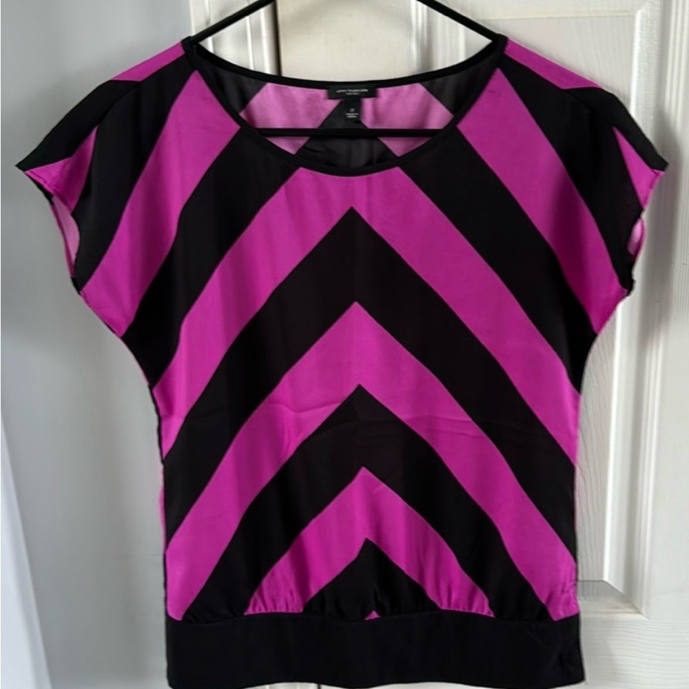 Ann Taylor Size 2 Pink Black Chevron Blouse Short Sleeve Career Top